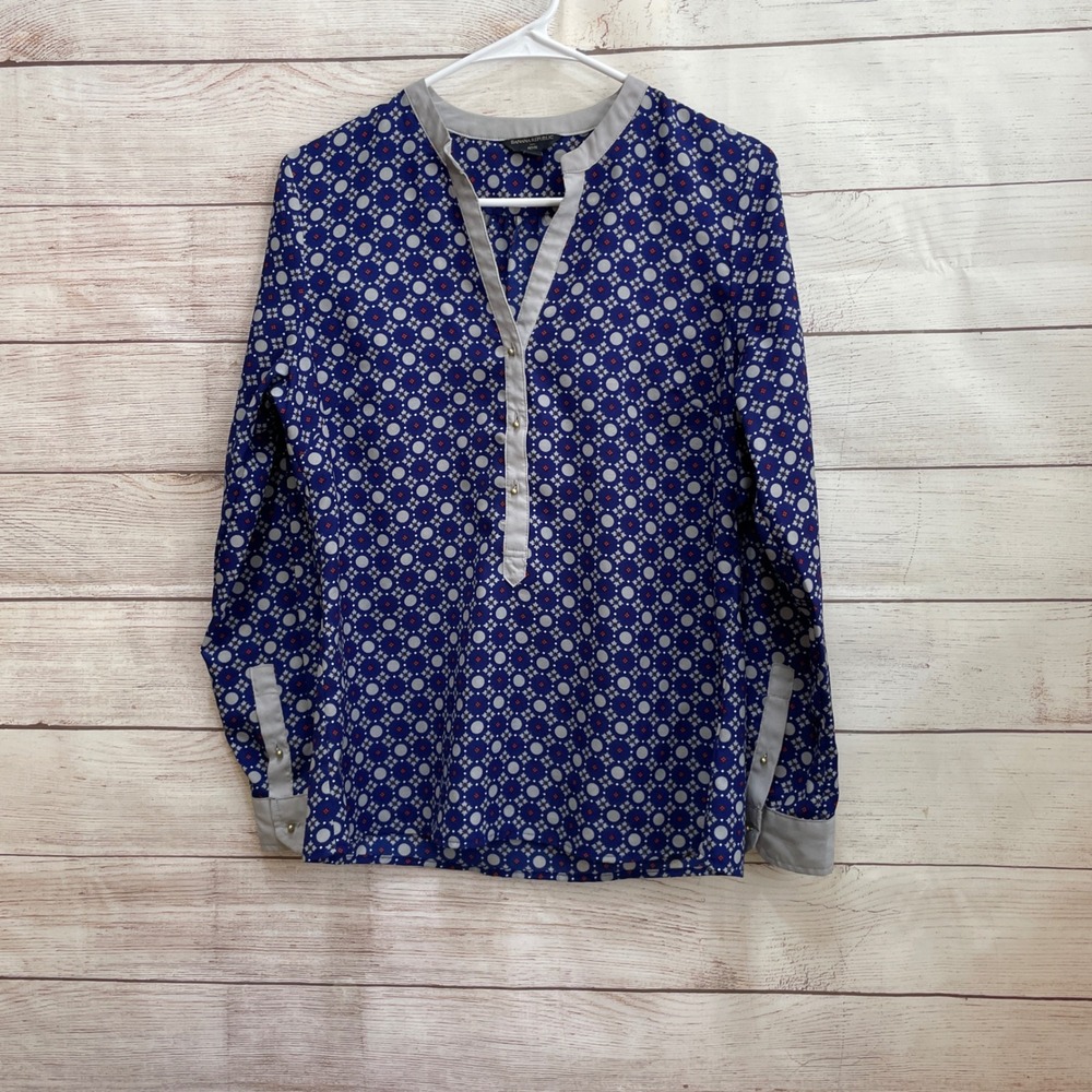 BANANA REPUBLIC LONG SLEEVE TOP IN BLUE PRINT